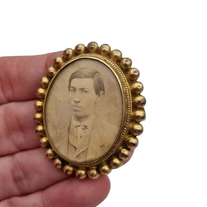 Broche guardapelo dorado victoriano para foto pin antiguo tapa de nácar.