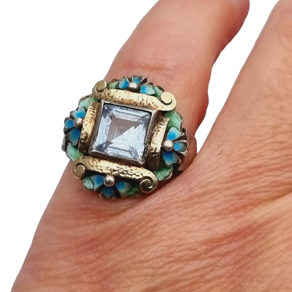 Anillo antiguo art déco de plata y vistas en oro esmalte símil aguamarina.