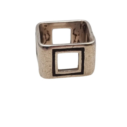 Anillo vintage cuadrado de plata anillo diseño geométrico circa 2000.