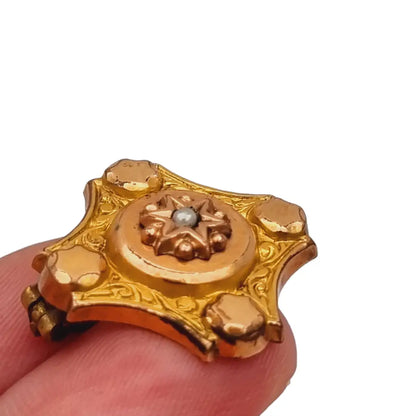 Broche dorado victoriano francés botón de mujer antiguo con perla. 1890.