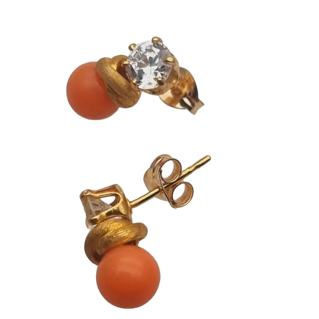 Pendientes vintage ’tu y yo’ en tono dorado perla coral con circonitas