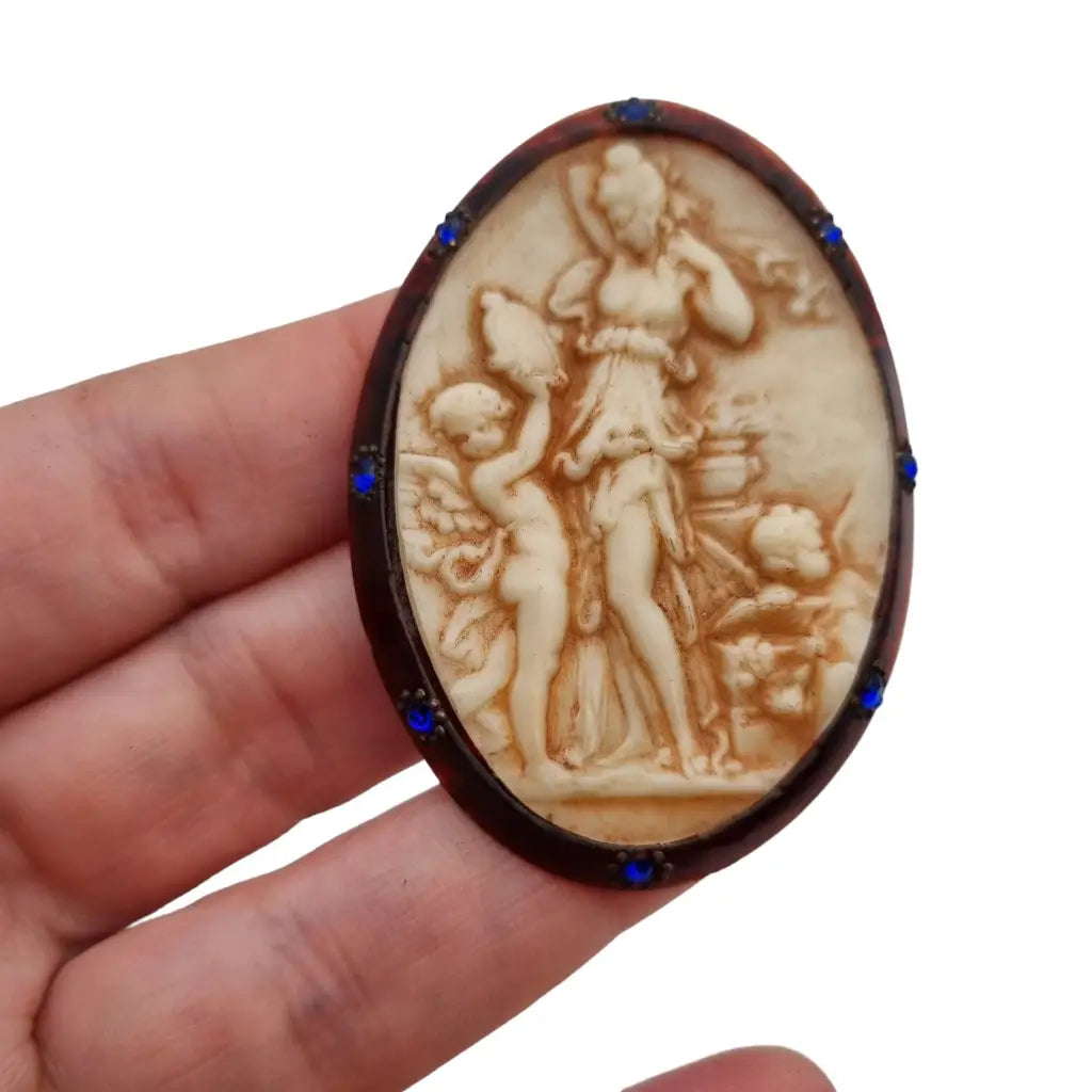 Broche de camafeo para mujer escena romana o griega vintage pin celuloide