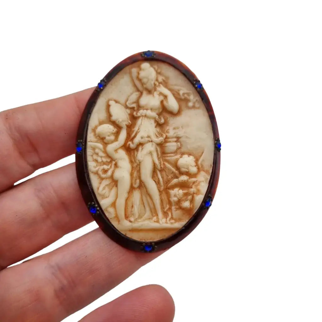 Broche de camafeo para mujer escena romana o griega vintage pin celuloide