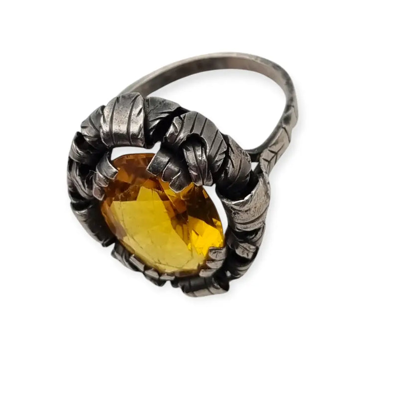 Anillo Art Decó en plata con cristal amarillo y talla 20, circa 1930