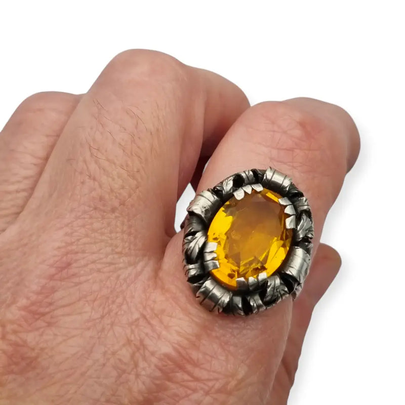 Anillo Art Decó en plata con cristal amarillo y talla 20, circa 1930