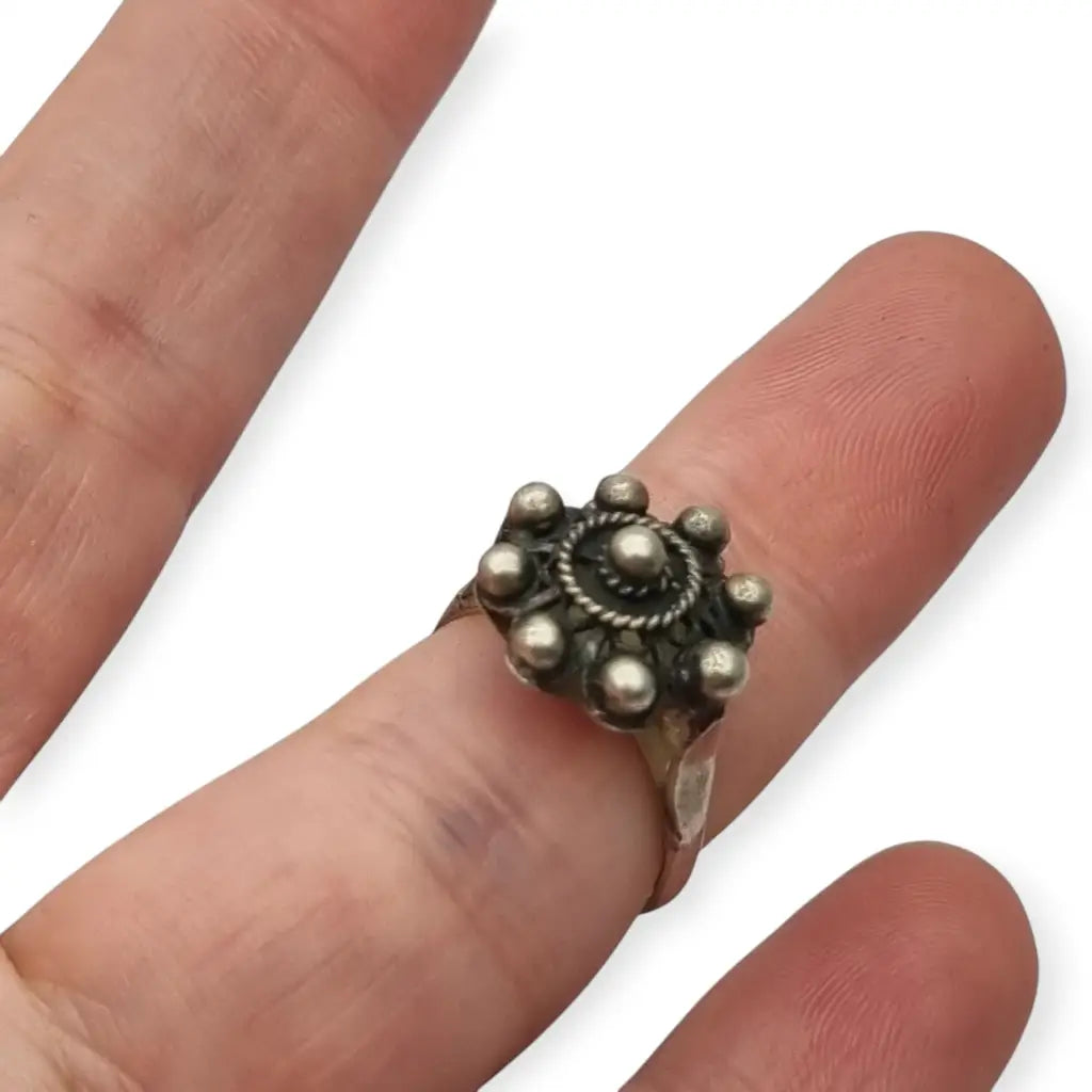 Anillo antiguo de plata con botón charro tradiciona para mujer Salamanca joya