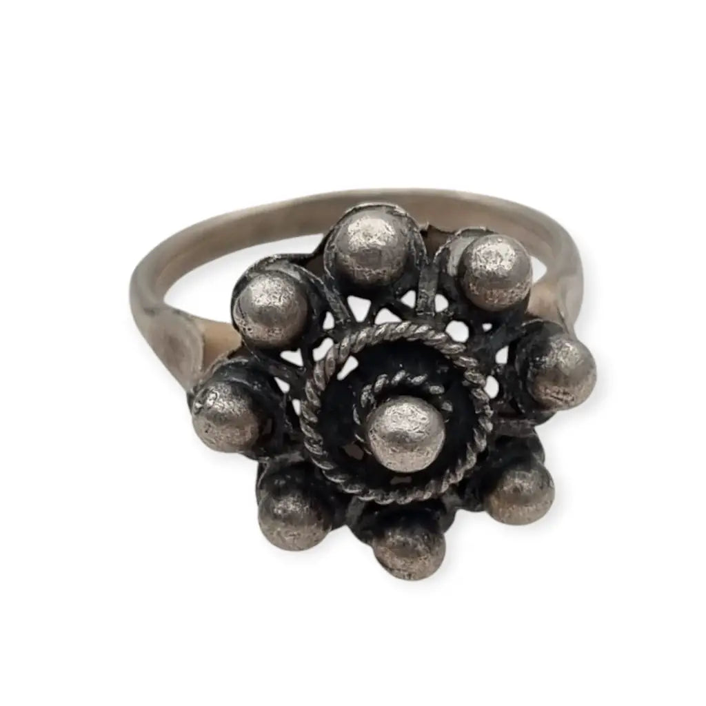 Anillo antiguo de plata con botón charro tradiciona para mujer Salamanca joya