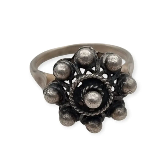 Anillo antiguo de plata con botón charro tradiciona para mujer Salamanca joya