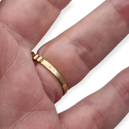 Anillo de oro art déco. 18 kt. Circa 1930. Talla 9 1/2