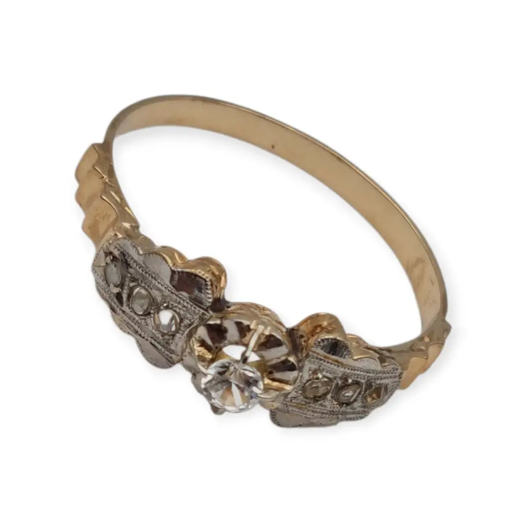 Anillo de oro art déco. 18 kt. Circa 1930. Talla 9 1/2