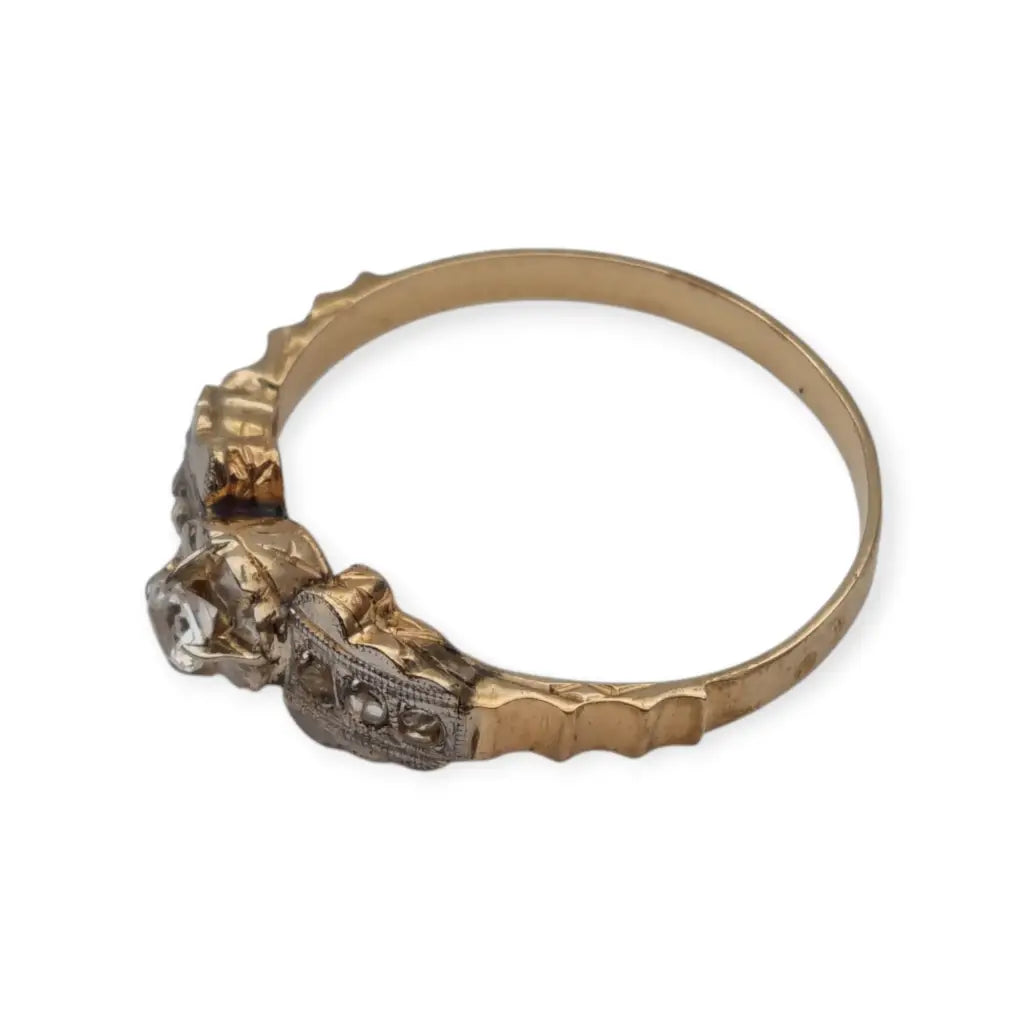 Anillo de oro art déco. 18 kt. Circa 1930. Talla 9 1/2