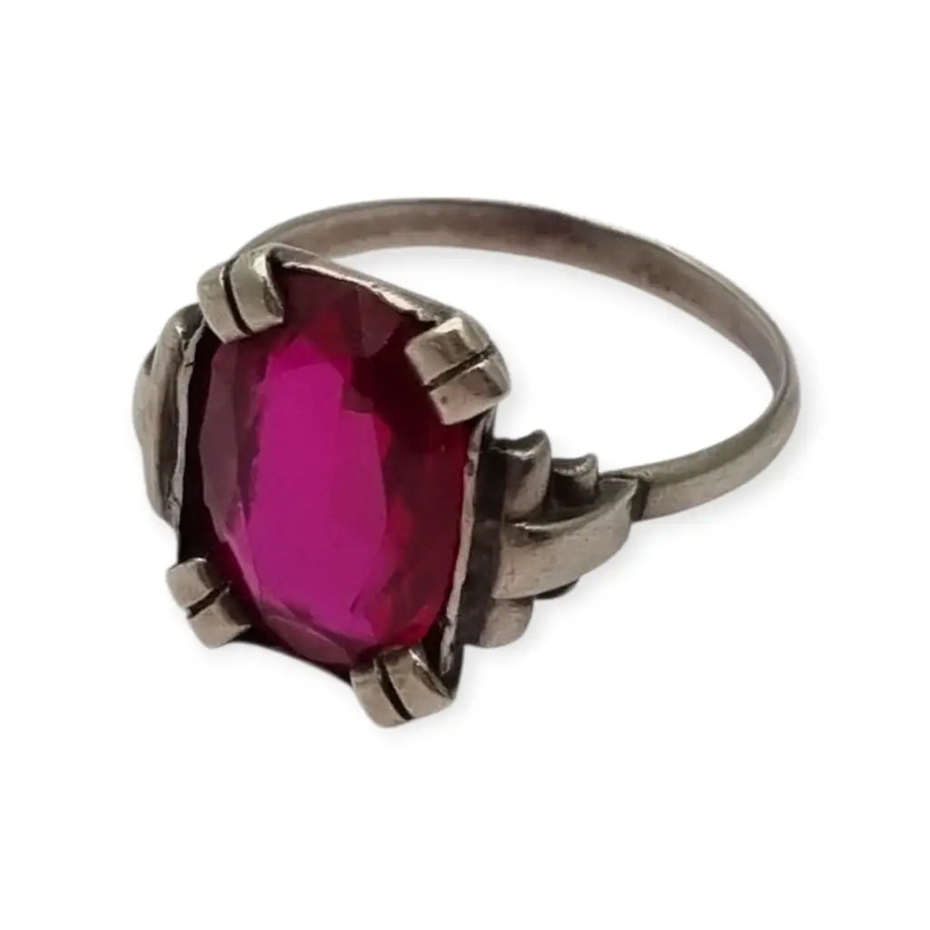 Anillo Art deco antiguo de plata con cristal color rubí para mujer circa 1930.
