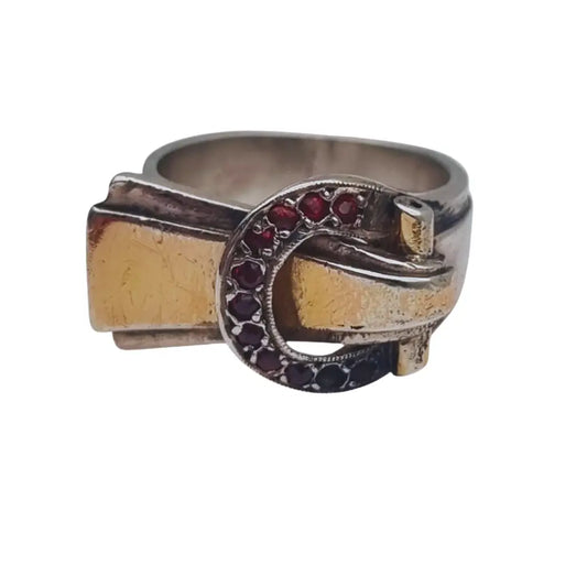 Anillo Art Déco en Plata y vistas de oro Hebilla con Cristales Rojos 1940.