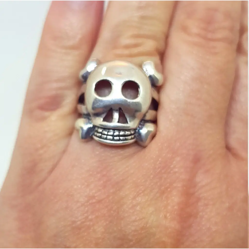 Anillo calavera plata mujer años 80 regalos para ella. vintage y antiguo.