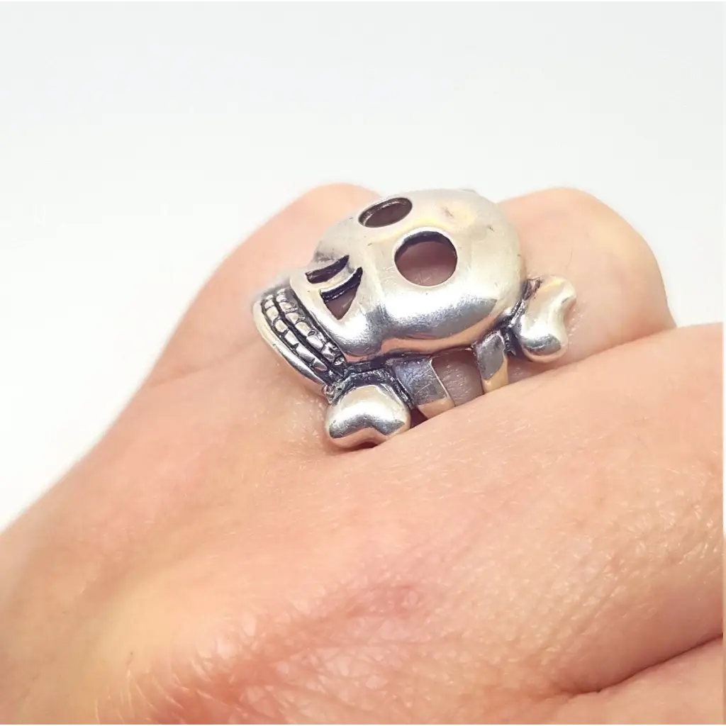 Anillo calavera plata mujer años 80 regalos para ella. vintage y antiguo.