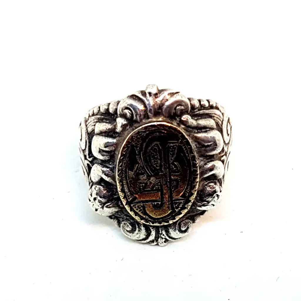 Anillo de hombre sello antiguo en plata 925 decorada