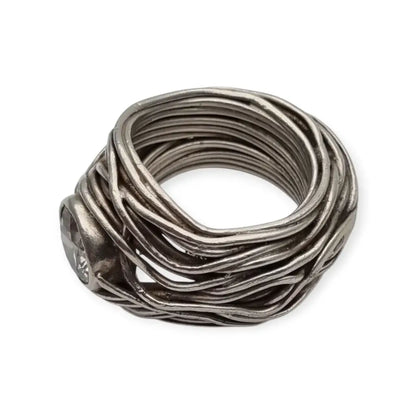 Anillo escultural brutalista en plata con circonita 90s diseño orgánico