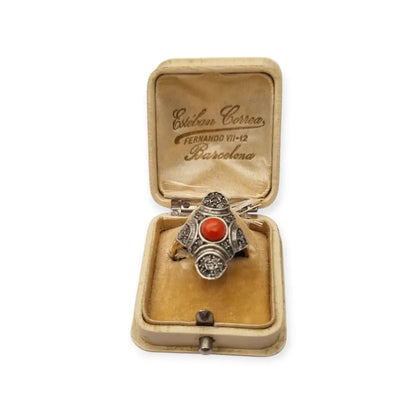 Anillo lanzadera de coral rojo y diamantes en oro 9k plata joyería art deco