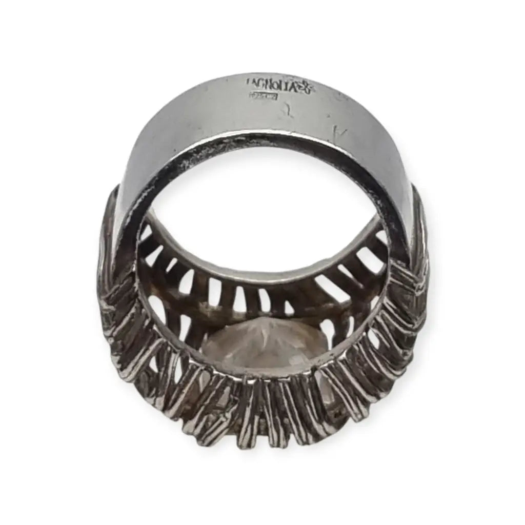 Anillo plata 925 de diseño Magnolia estilo rejilla con piedra rectangular.