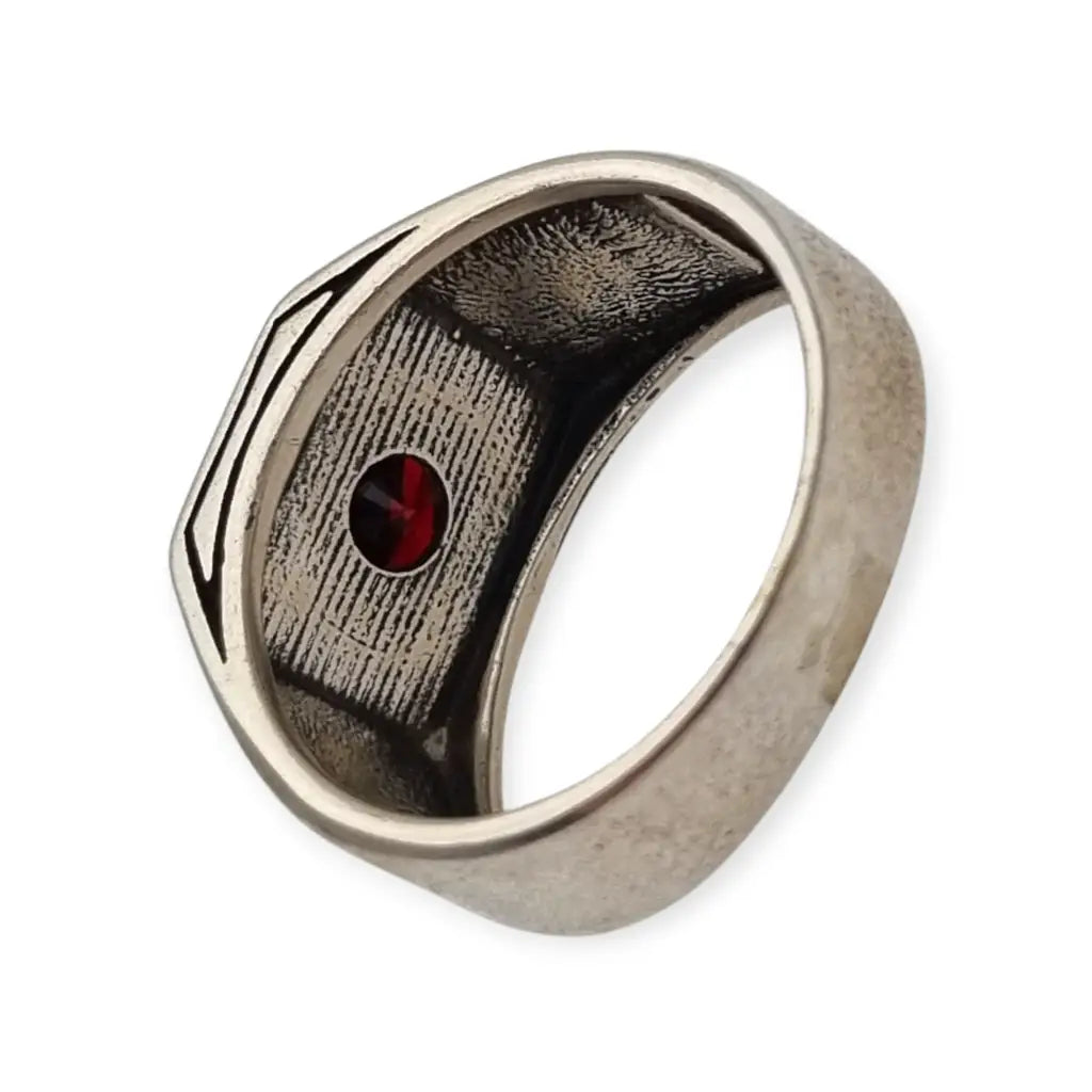 Anillo vintage de plata 925 con granate y grabado geométrico estilo masculino