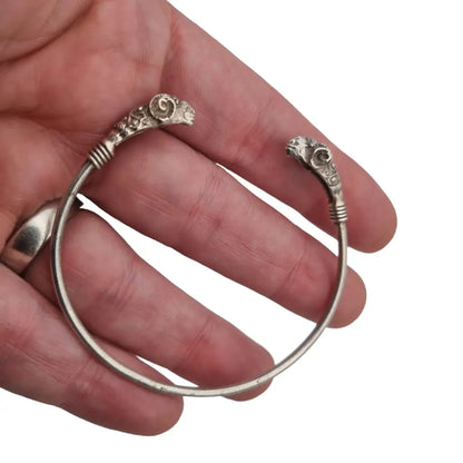 Brazalete de plata con cabeza carnero brazalete boho ajustable