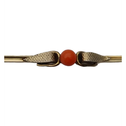 Broche A.D. Andreas Daub chapado en oro con coral natural Circa 1930.