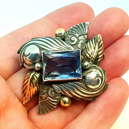 Broche alfiler Art Deco de plata antigua con oro laminado imitación aguamarina