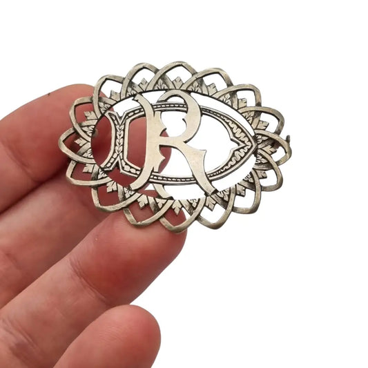 Broche antiguo iniciales “DR” o ’RD’ calado en plata Circa 1940. LaBizarreSusu