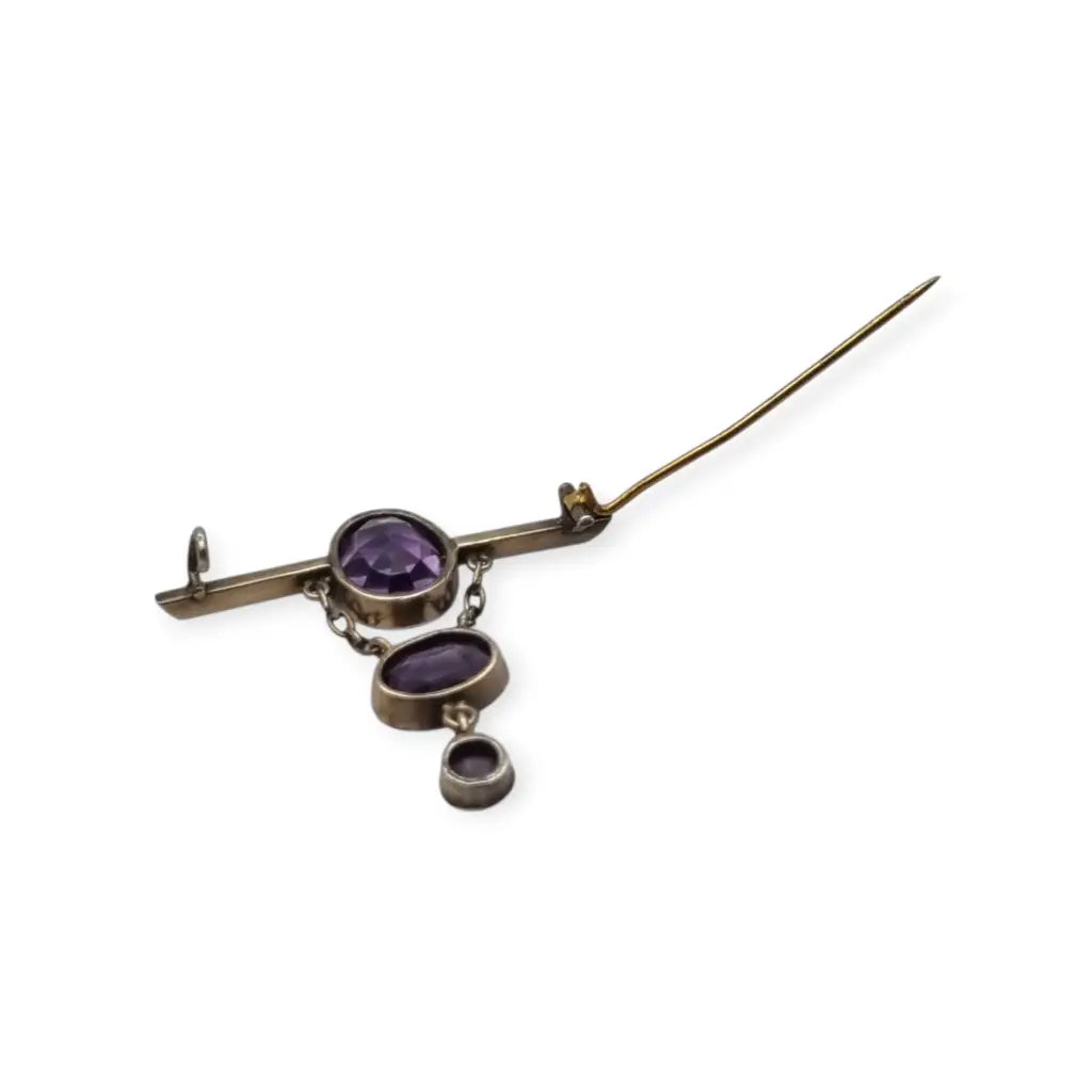 Broche antiguo de plata Art Déco con colgante color amatista para mujer circa
