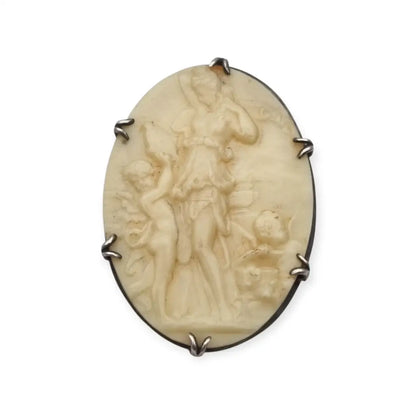 Broche Camafeo antiguo de celuloide tallado con escena alegórica y montura