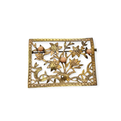 Broche floral Art Nouveau con coral piel de ángel circa 1900. - LaBizarreSusu