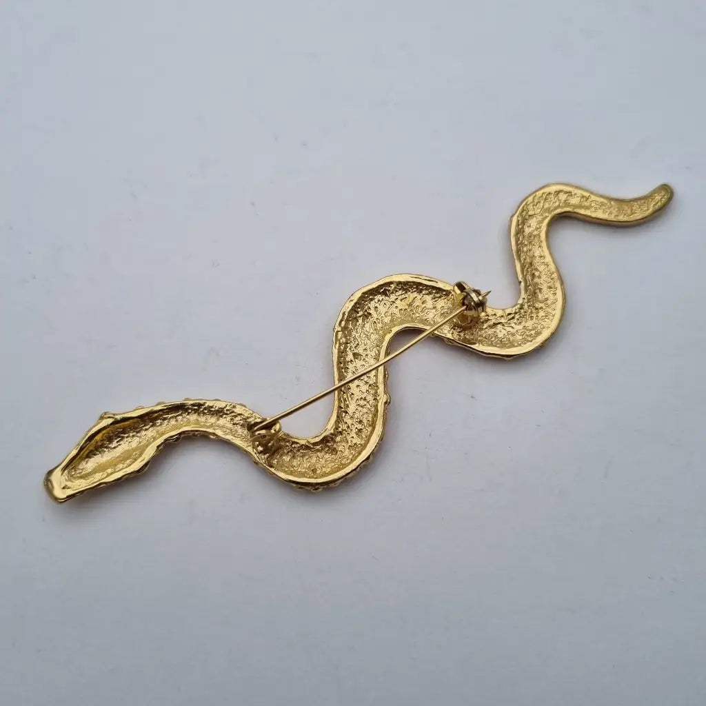 Broche grande de serpiente dorada con pedrería colores para mujer. Un regalo