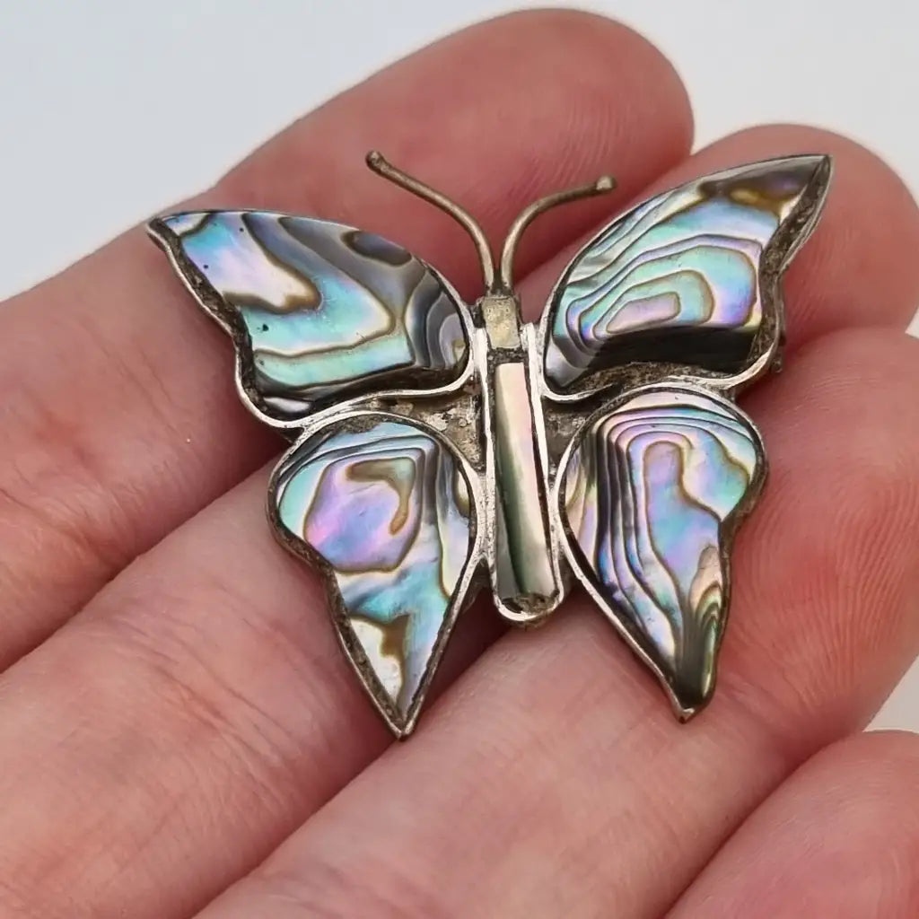 Broche de mariposa en plata alfiler concha abulón joyería