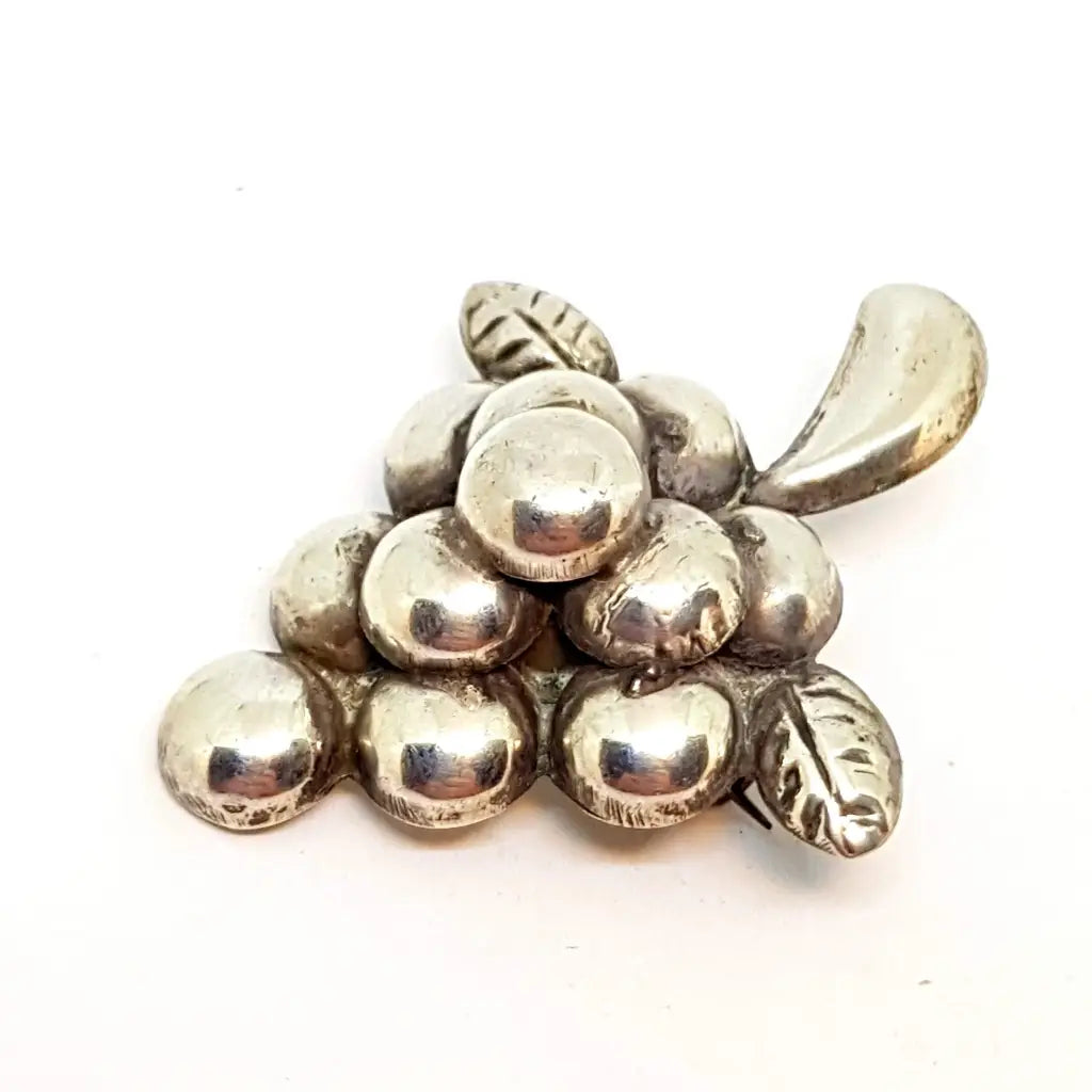 Broche racimo de uvas alfiler plata Vintage Circa XX joyería antigua