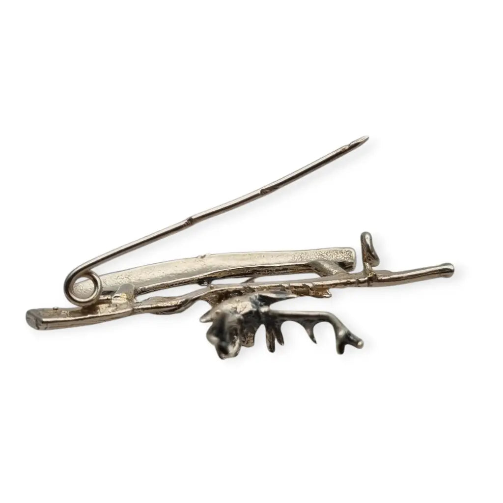 Broche vintage de plata ciervo cazador rifle y tronco estilo figurativo