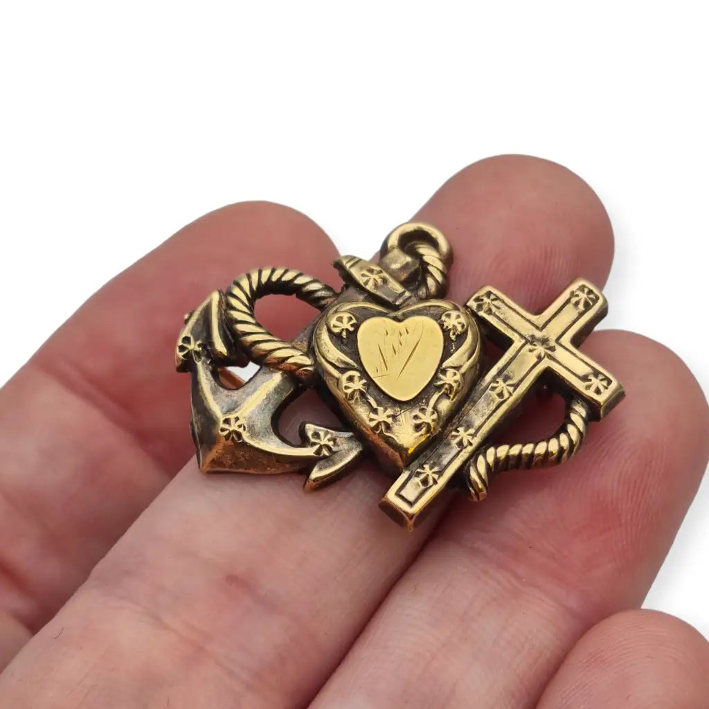 Broche Victoriano Sweetheart: corazón cruz y ancla dorado regalos de mujeres.