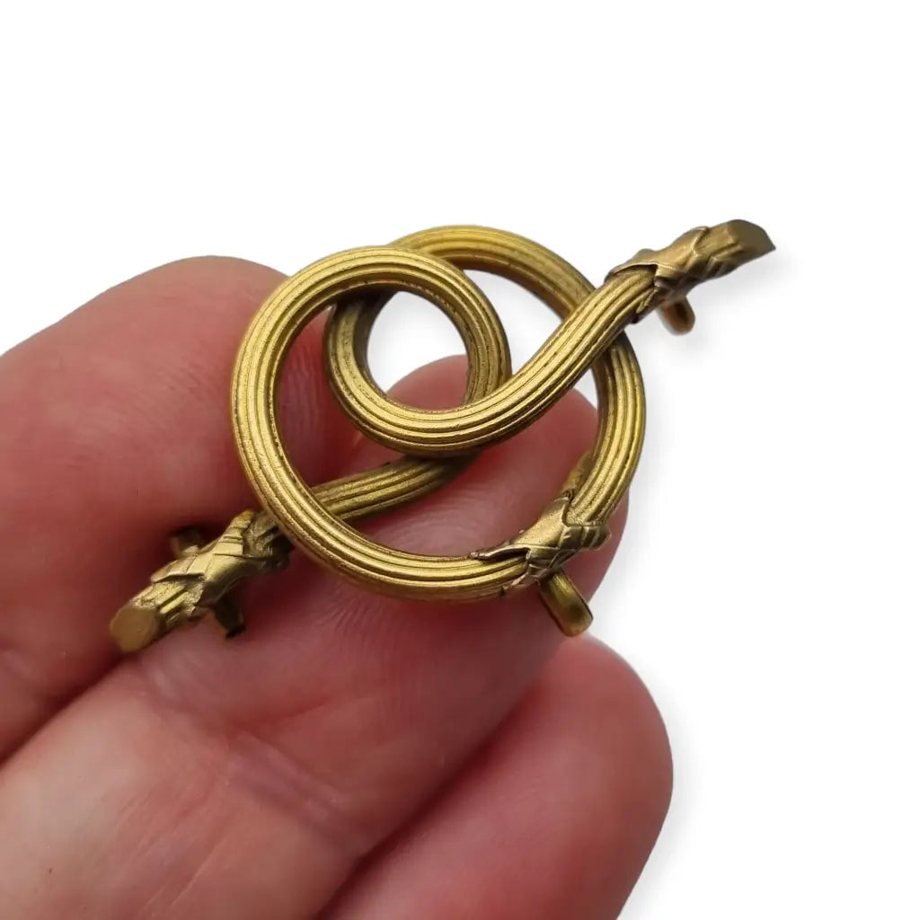 Broche victoriano nudo de amor dorado para mujer regalos enamorados.