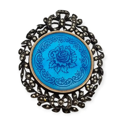 Broche de plata y esmalte azul con flores marquesitas estilo victoriano.