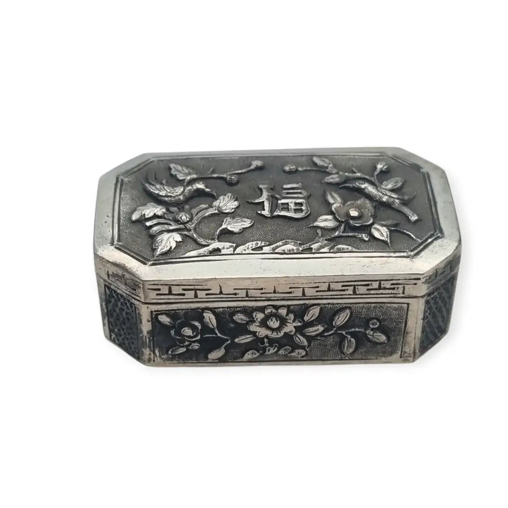 Caja antigua china en plata grabada estilo exportación Qing con sello oriental.