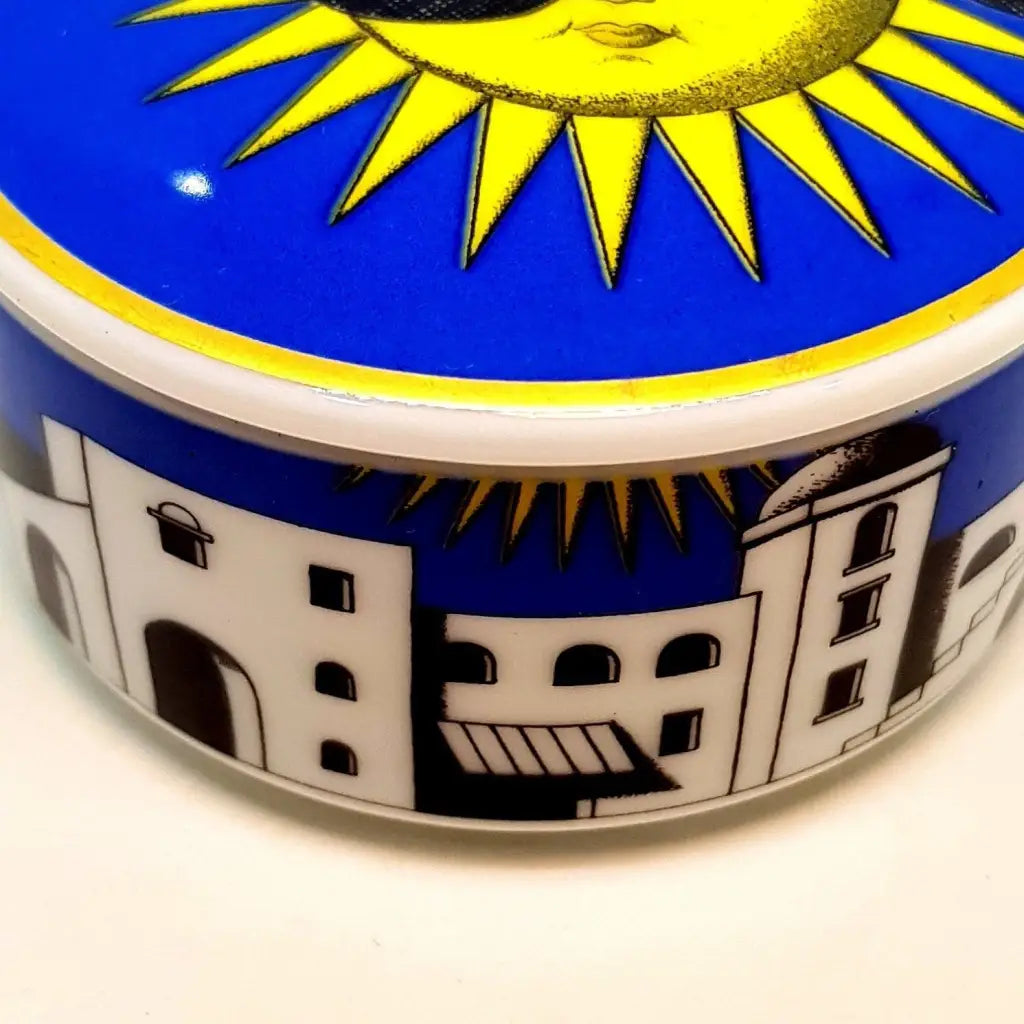 Caja de porcelana Rosenthal Fornasetti. La sole di Capri. Alemania. Piero