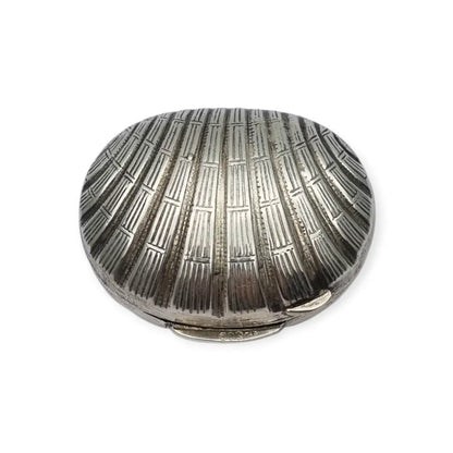 Caja italiana en forma de concha plata 800 grabada años 70-80.