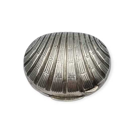 Caja italiana en forma de concha plata 800 grabada años 70-80.