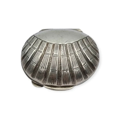 Caja italiana en forma de concha plata 800 grabada años 70-80.