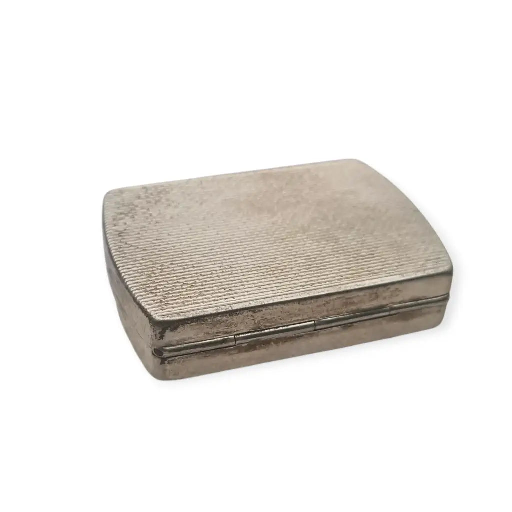 Caja italiana de plata 800 con decoración guilloché estilo clásico años 80 90.