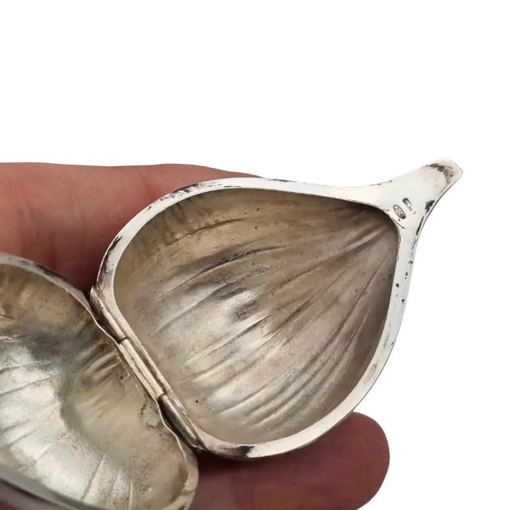 Caja italiana en plata 800 con forma de cabeza/bulbo ajo estilo naturalista