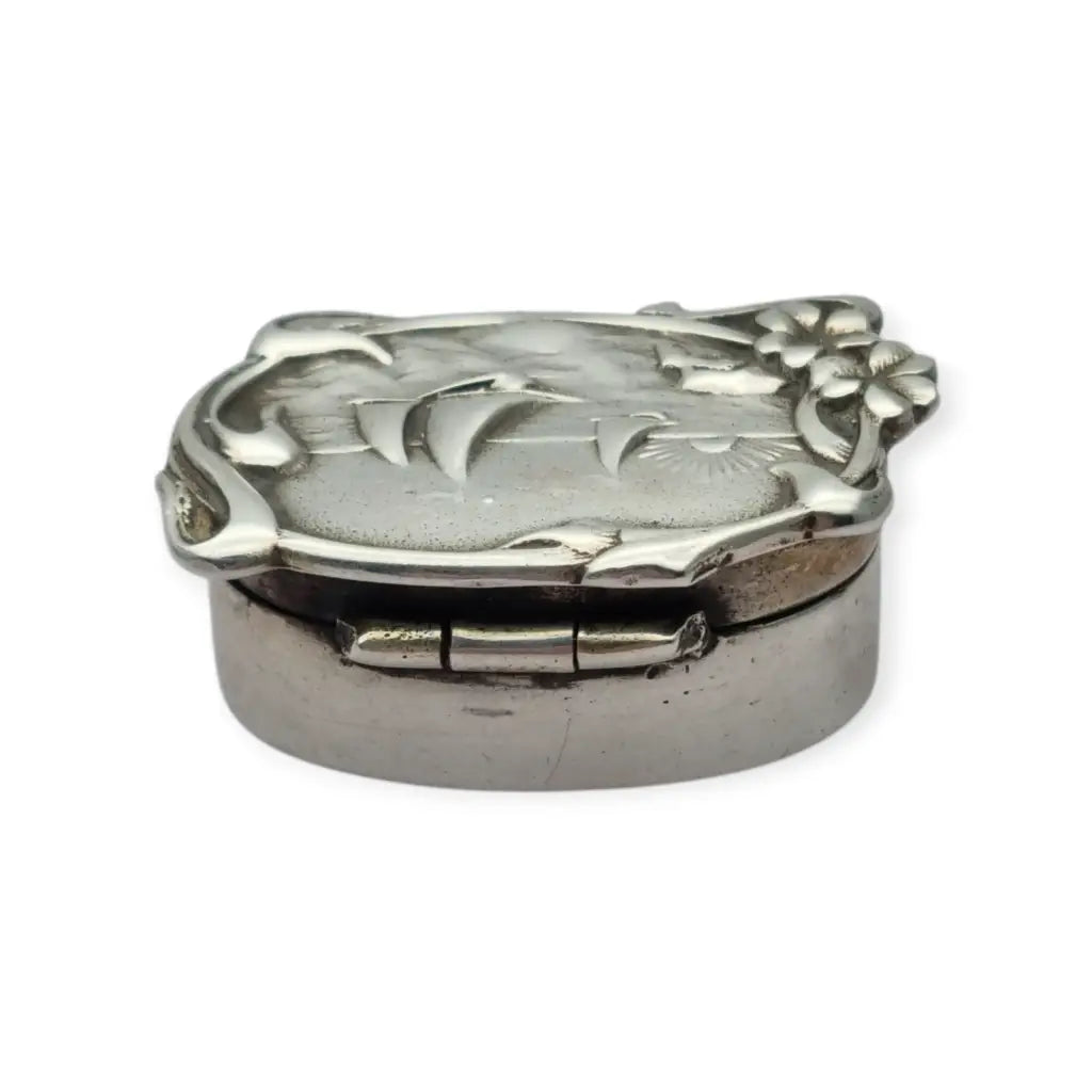 Caja ovalada de plata 915 con escena velero y flores estilo náutico Art