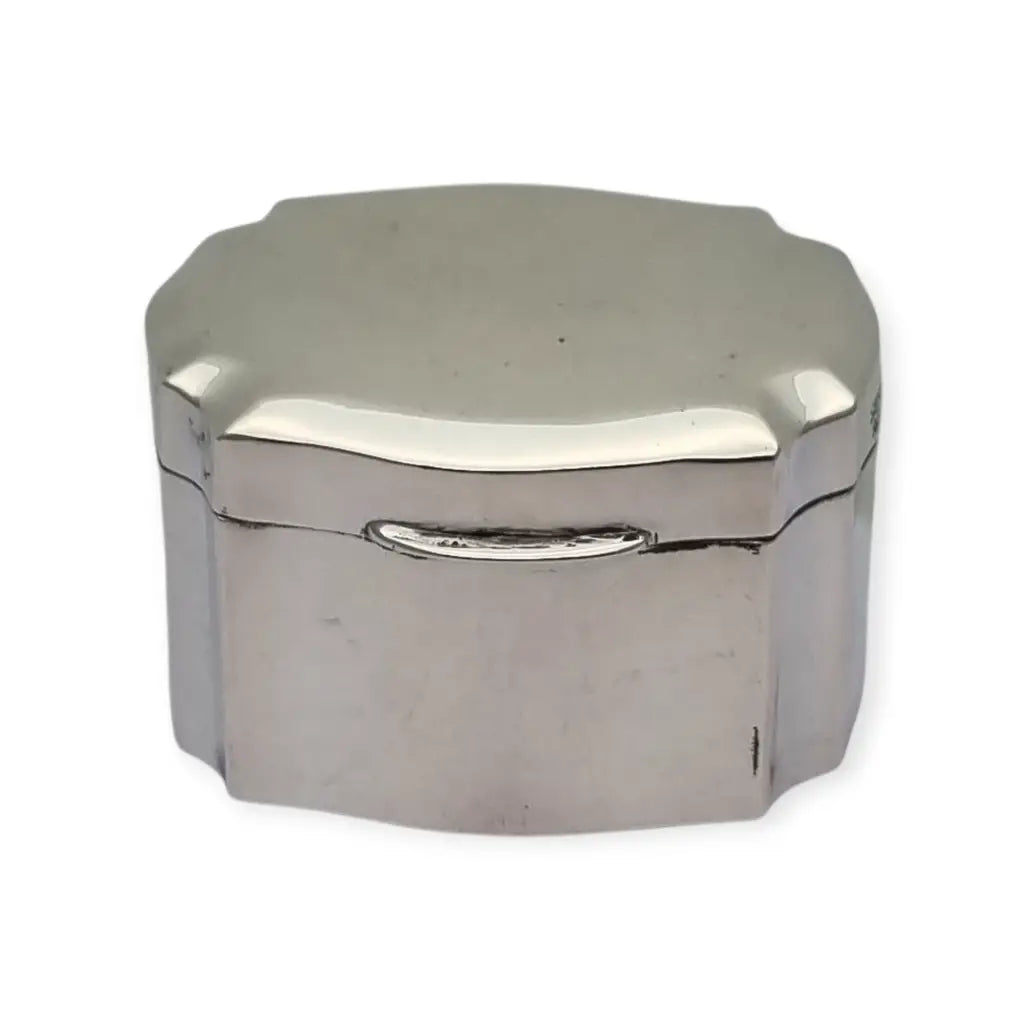 Caja en plata 800 con forma octogonal marcada “SERRA ROMA” diseño elegante