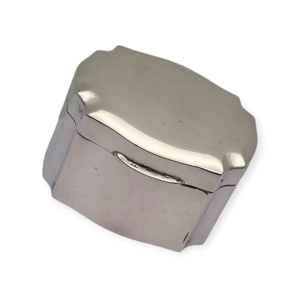 Caja en plata 800 con forma octogonal marcada “SERRA ROMA” diseño elegante