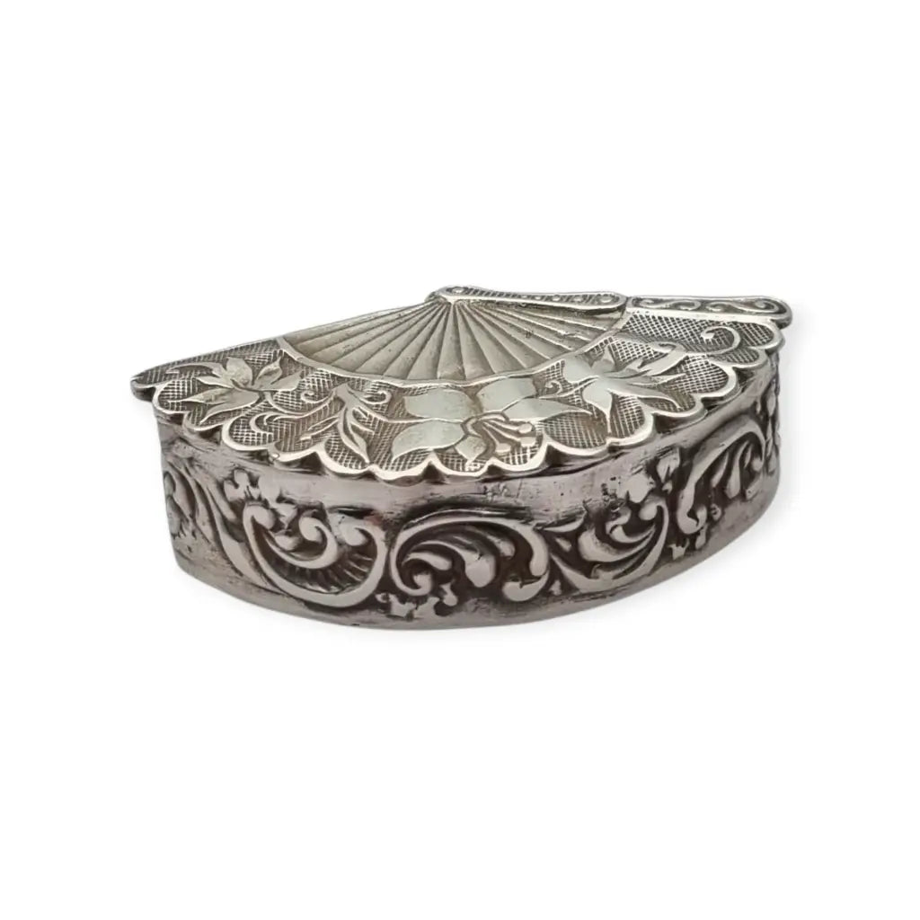 Caja de plata 915 con forma abanico floral grabada fabricación contemporánea
