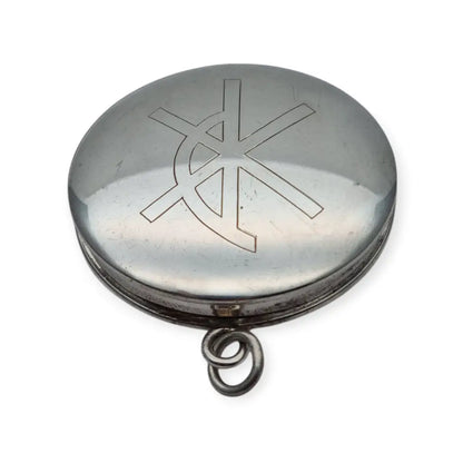 Caja porta viático antigua en plata 925 hostiario vintage con símbolo cristiano